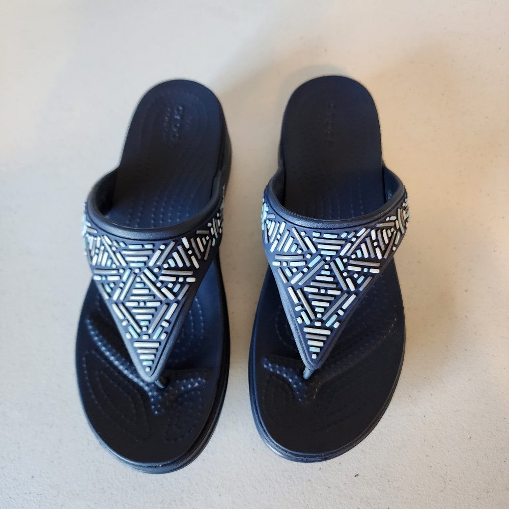 Crocs Wedge "LIKE NEW" - Picture 2 of 14